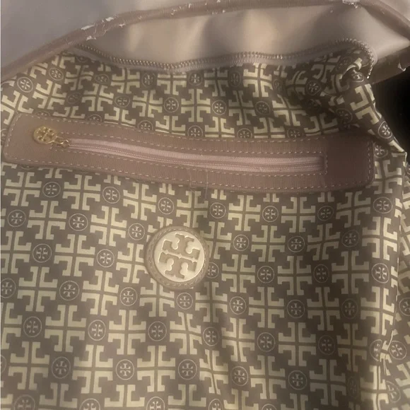 Tory Burch Cream Hobo Bag with Gold Accents - Picture 8 of 9